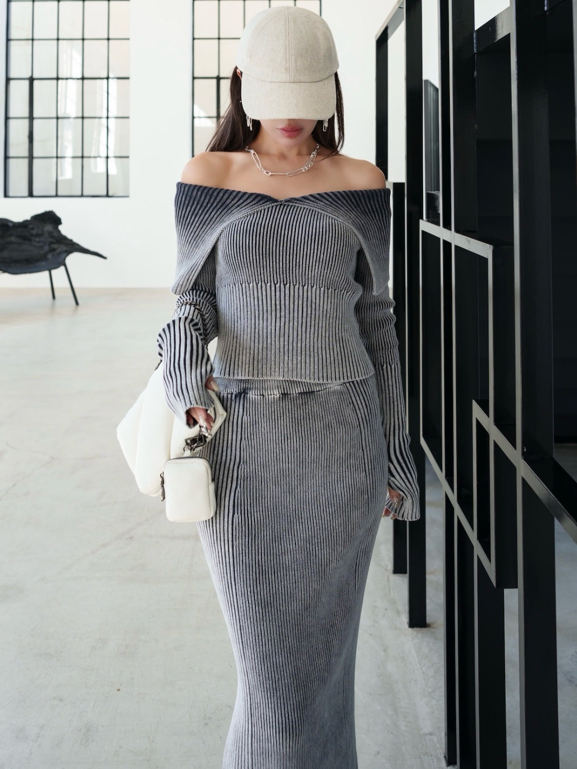 OFF-SHOULDER PIGMENT RIB KNIT SET