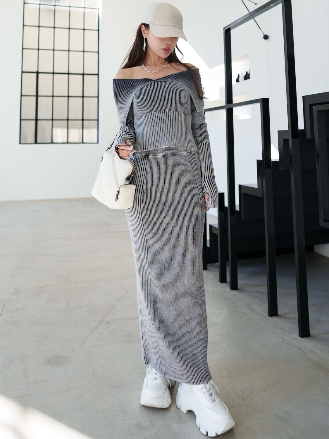 OFF-SHOULDER PIGMENT RIB KNIT SET