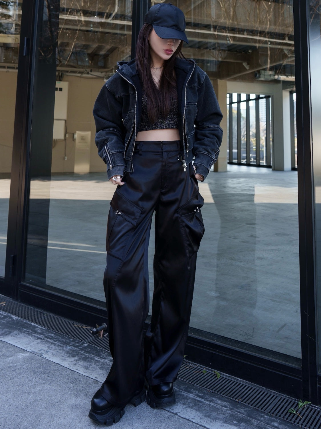 ピアスポケット Satin カーゴパンツ