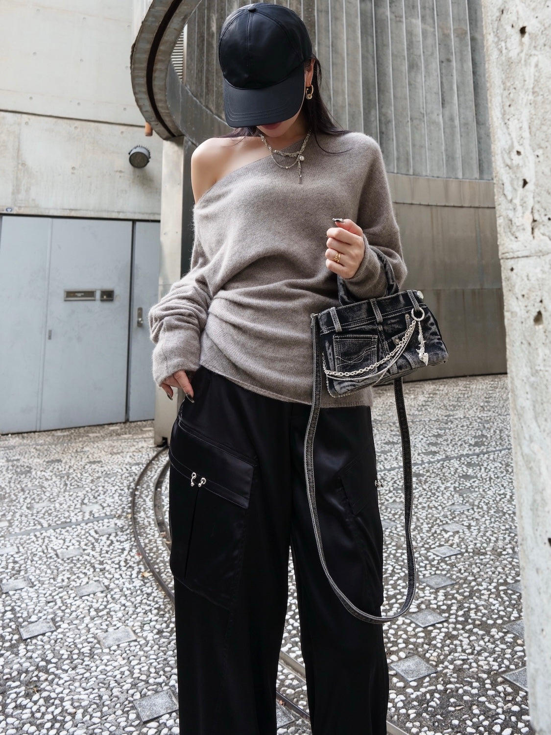 アシンメトリー ラクーン KNIT トップス