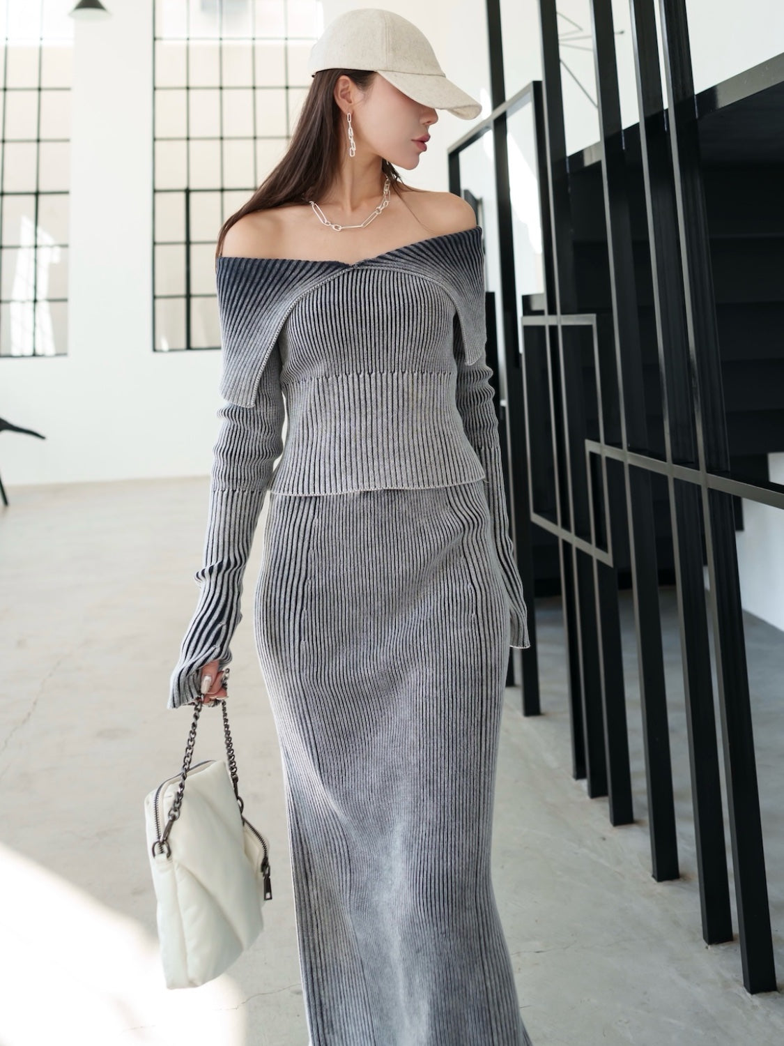OFF-SHOULDER PIGMENT RIB KNIT SET