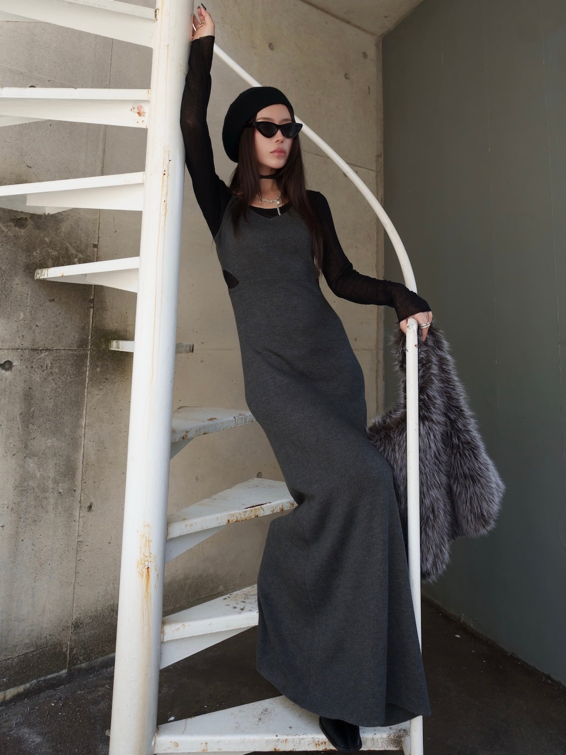 MODEL:159cm<br>COLOR:チャコールブラック