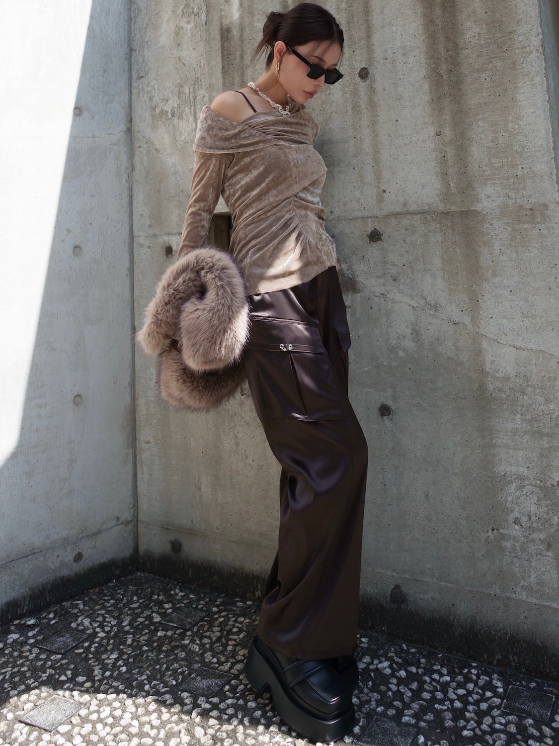 ピアスポケット Satin カーゴパンツ