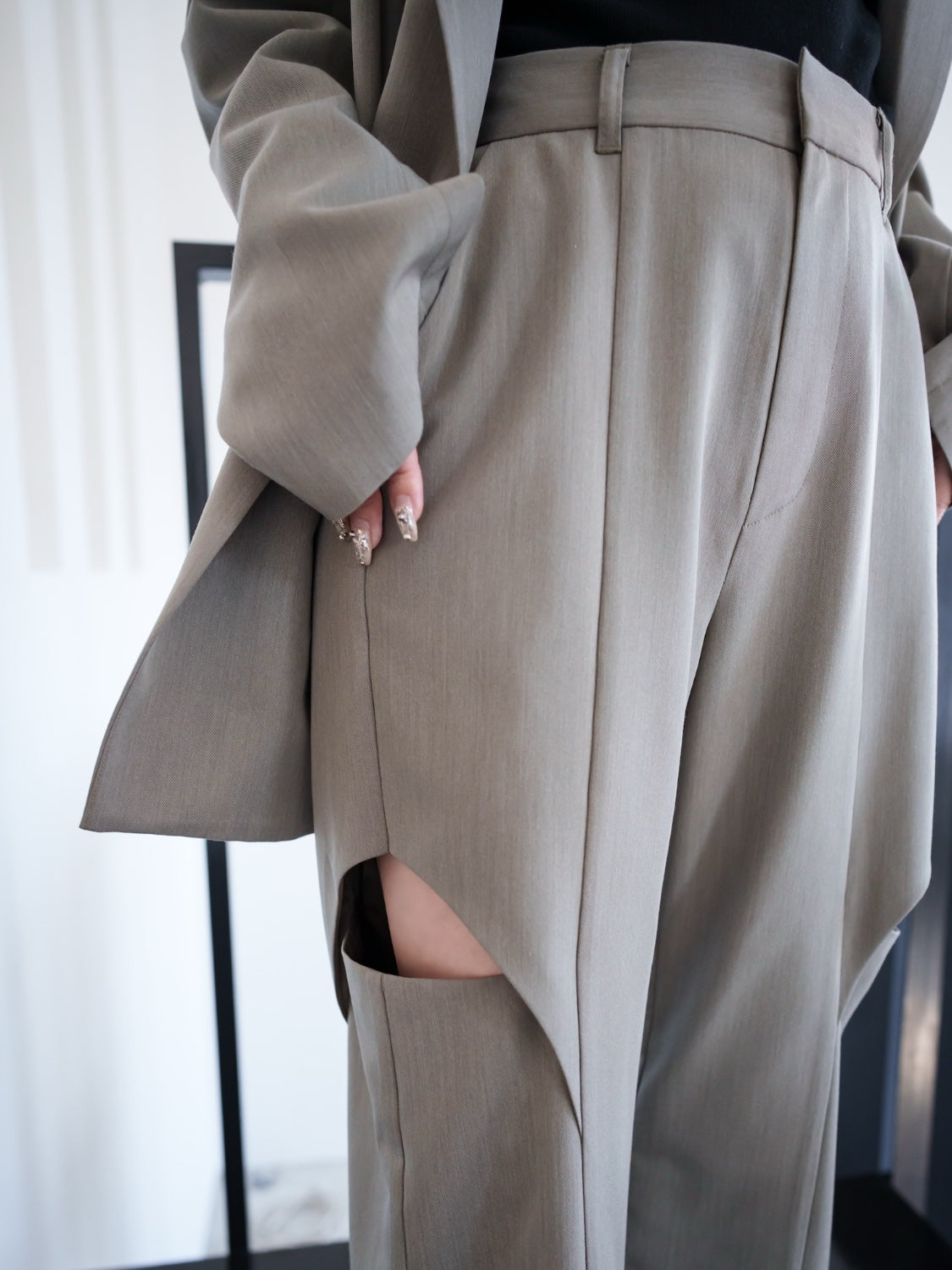 Side Hole Straight Slacks