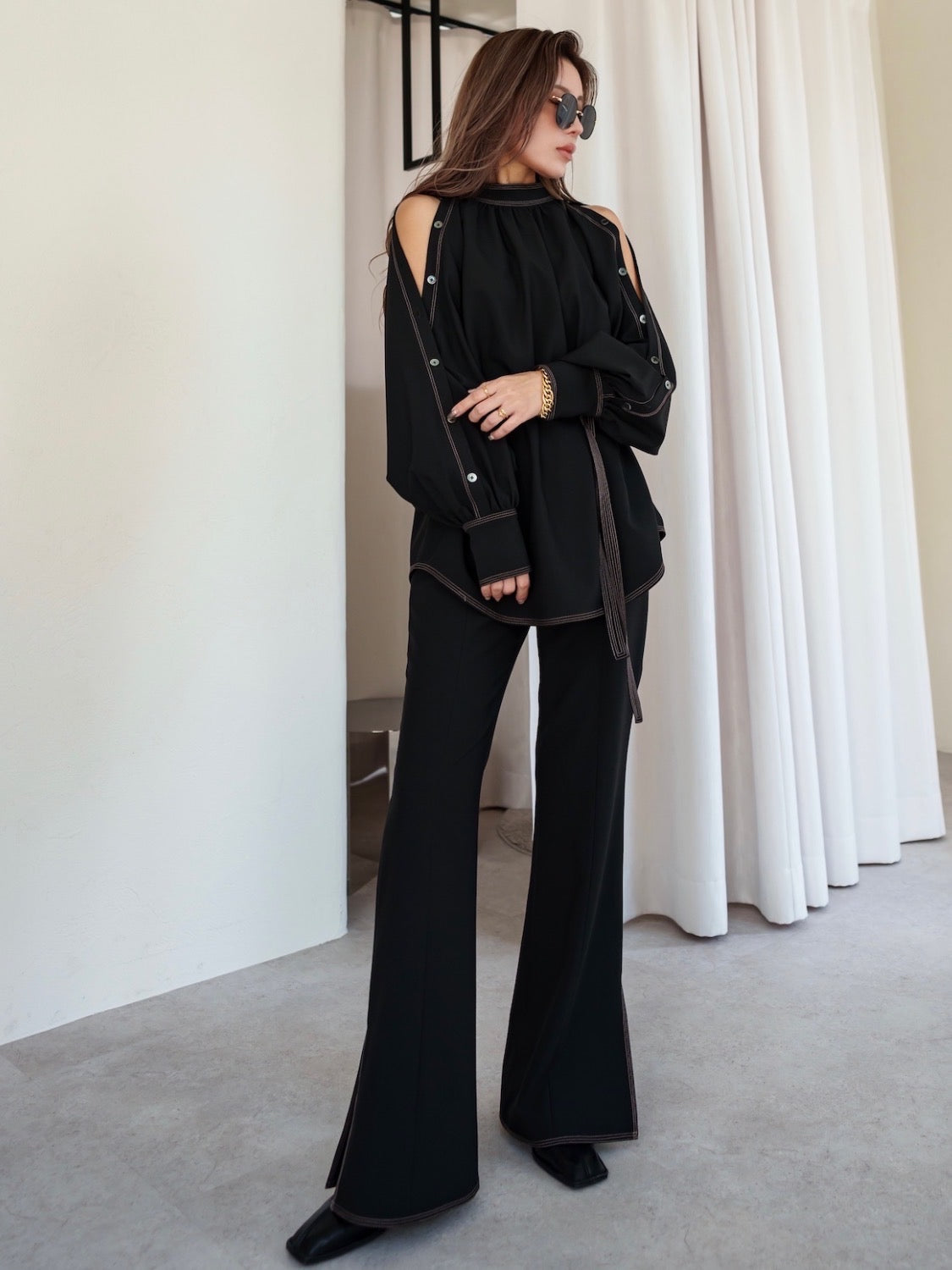 Stitched semi-flared pants