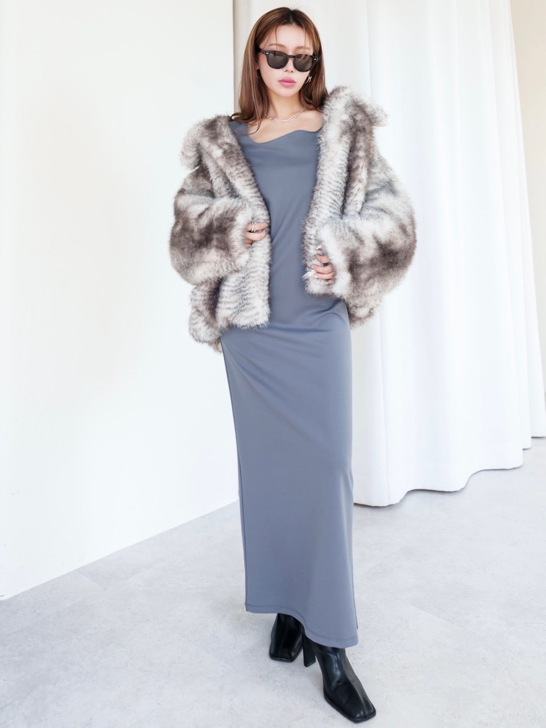 MODEL:159cm<br>COLOR:グレー