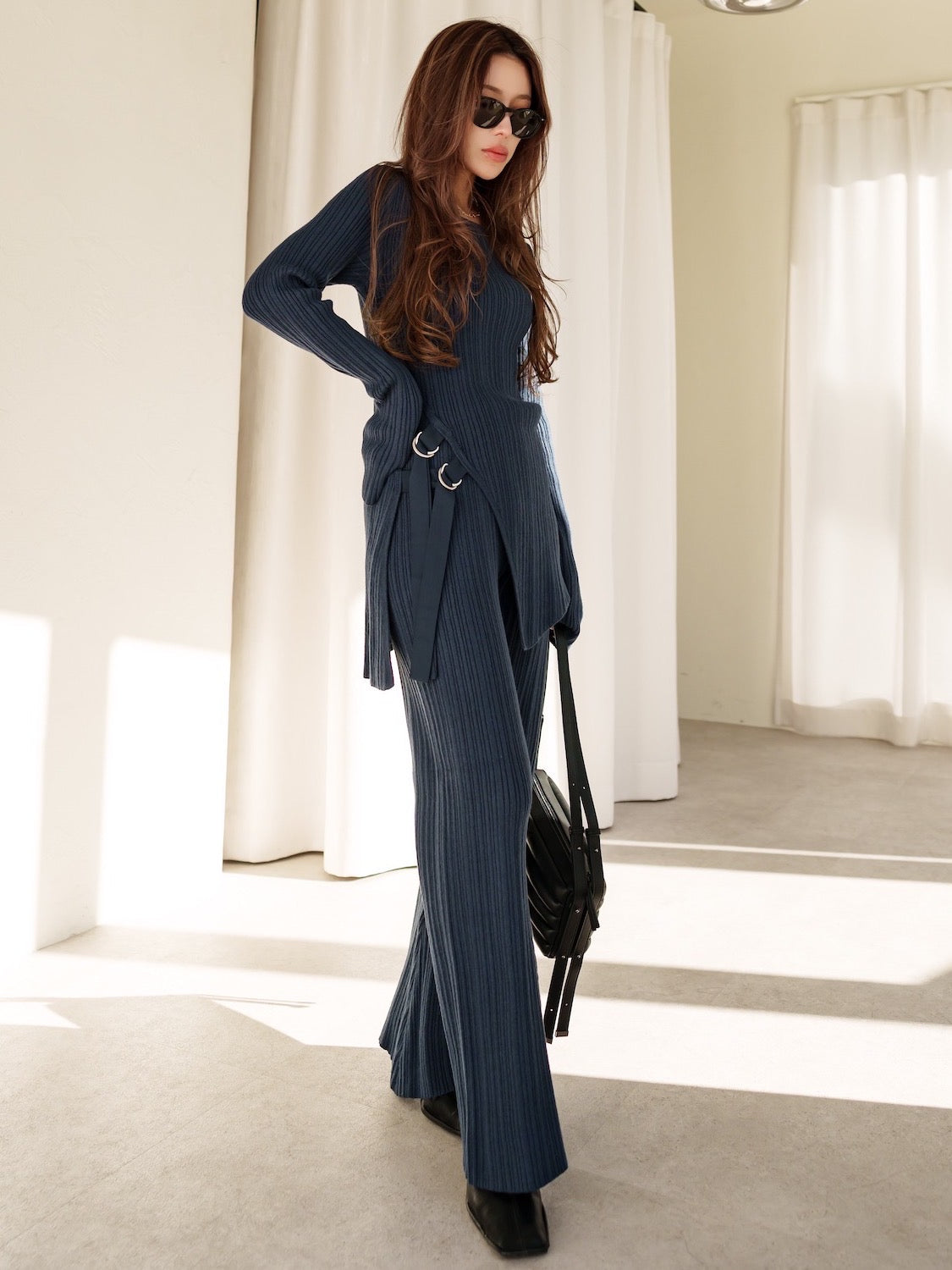 MODEL:159cm<br>COLOR:チャコールネイビー