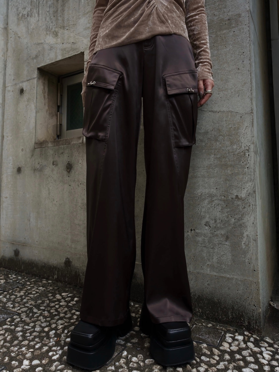 ピアスポケット Satin カーゴパンツ