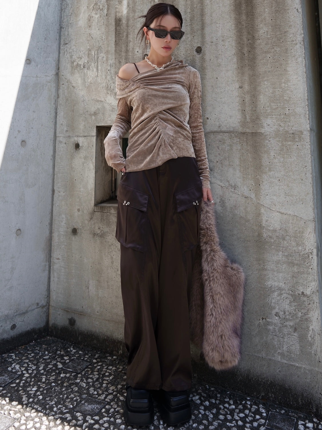 ピアスポケット Satin カーゴパンツ