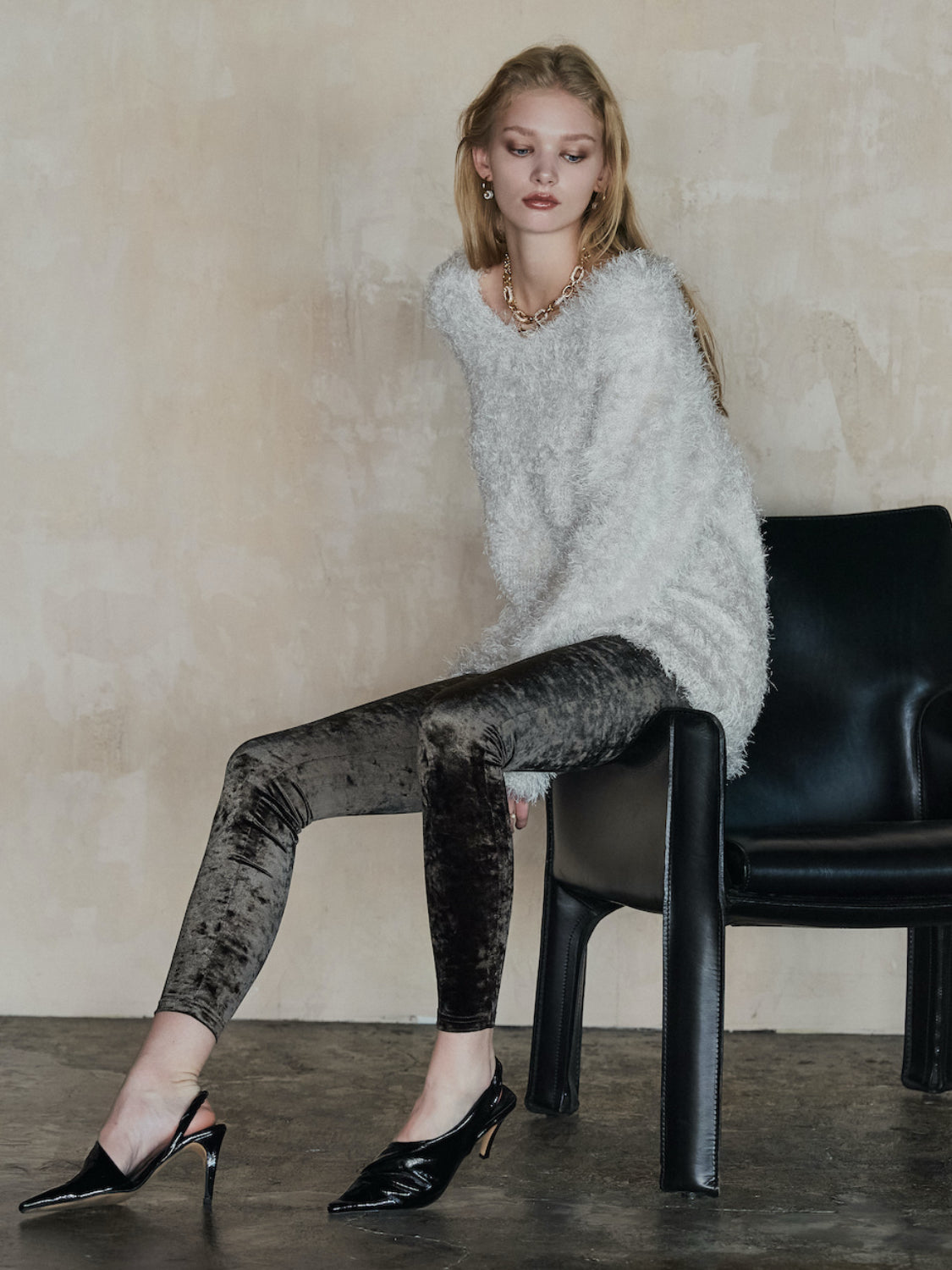 Vネック シャギーKNIT&マフラー Set