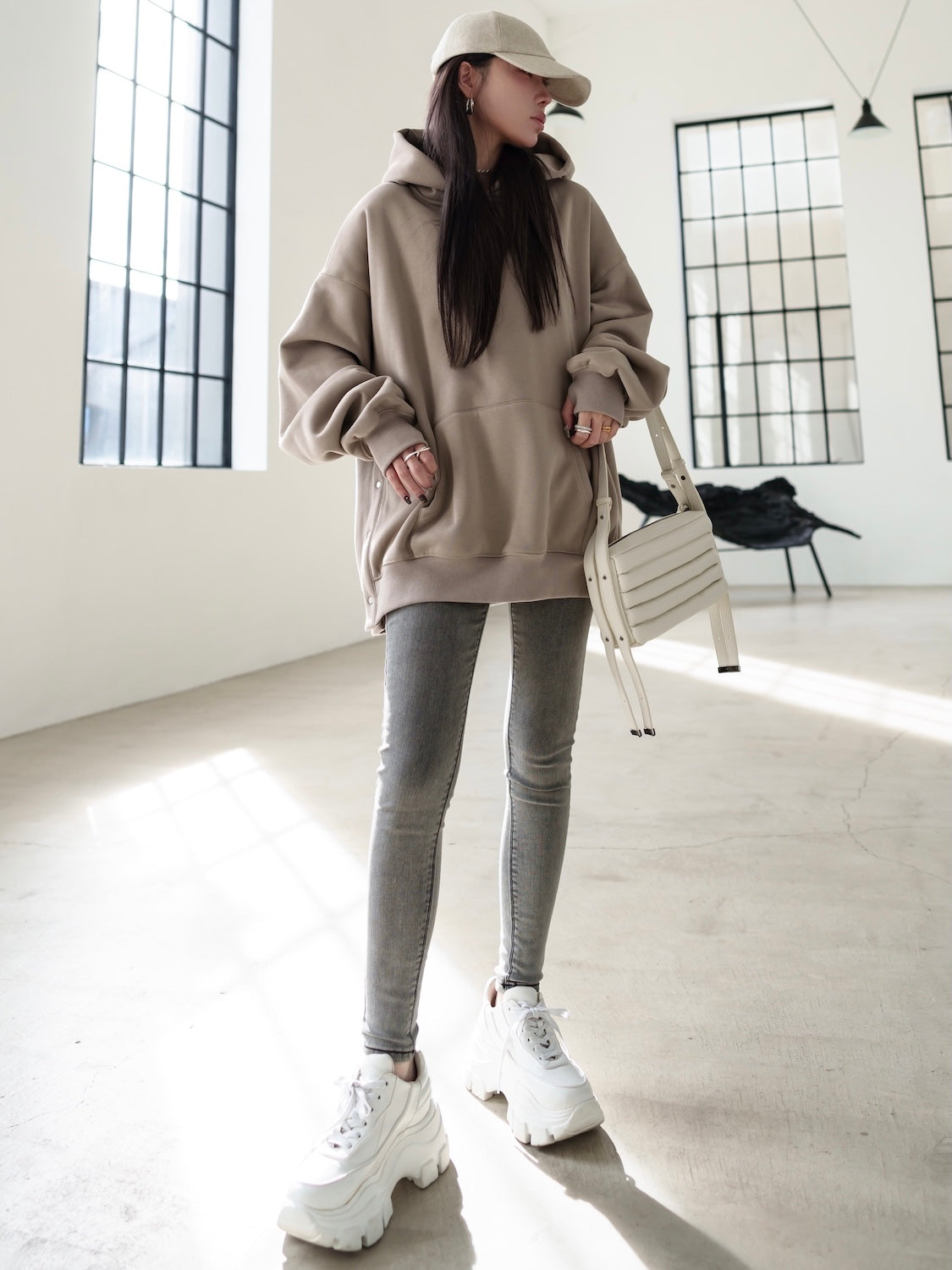 MODEL:159cm<br>COLOR:クリーム