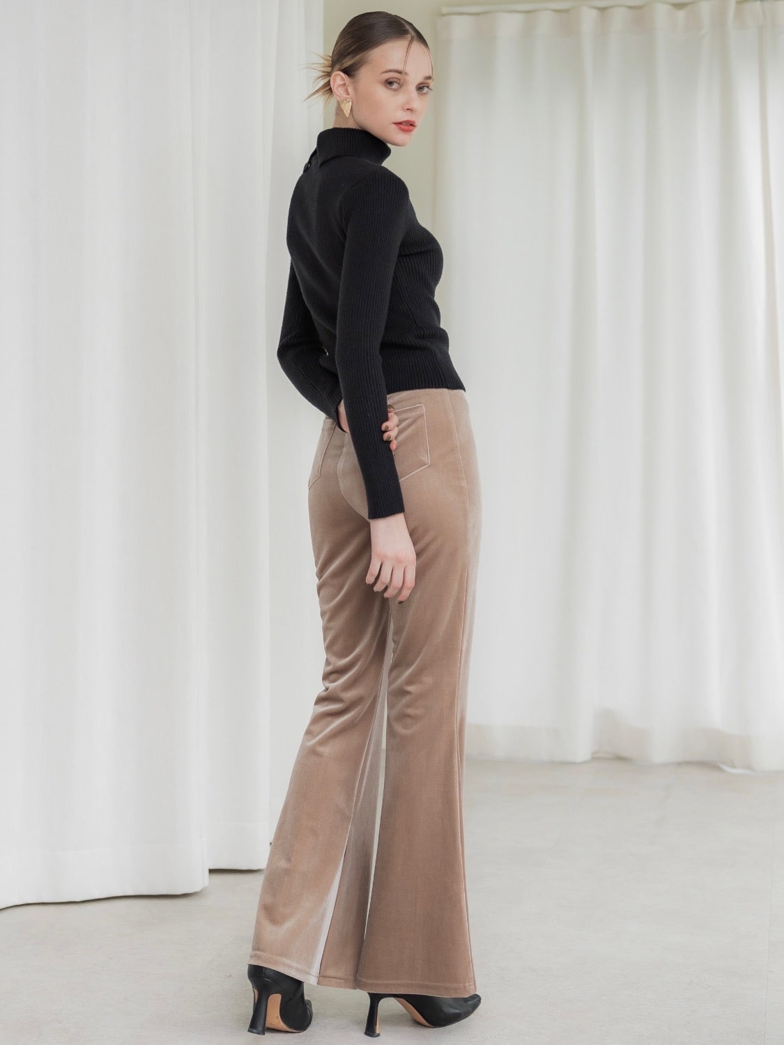 Slit Turtle Knit Top