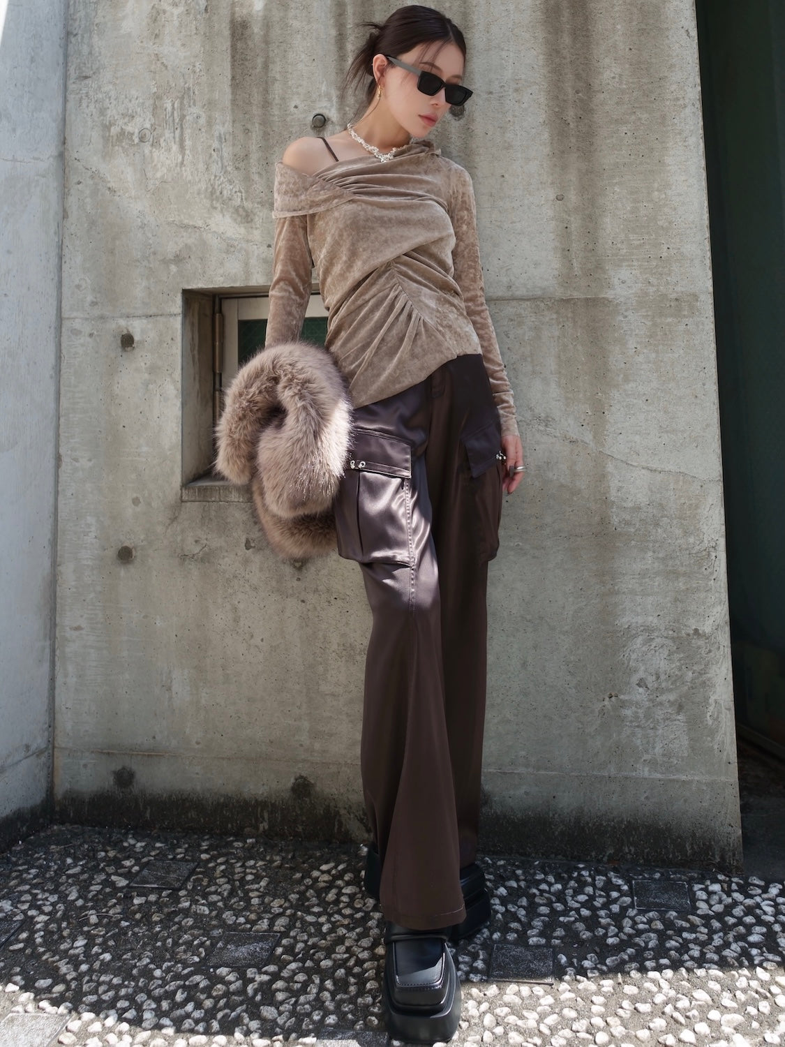 ピアスポケット Satin カーゴパンツ