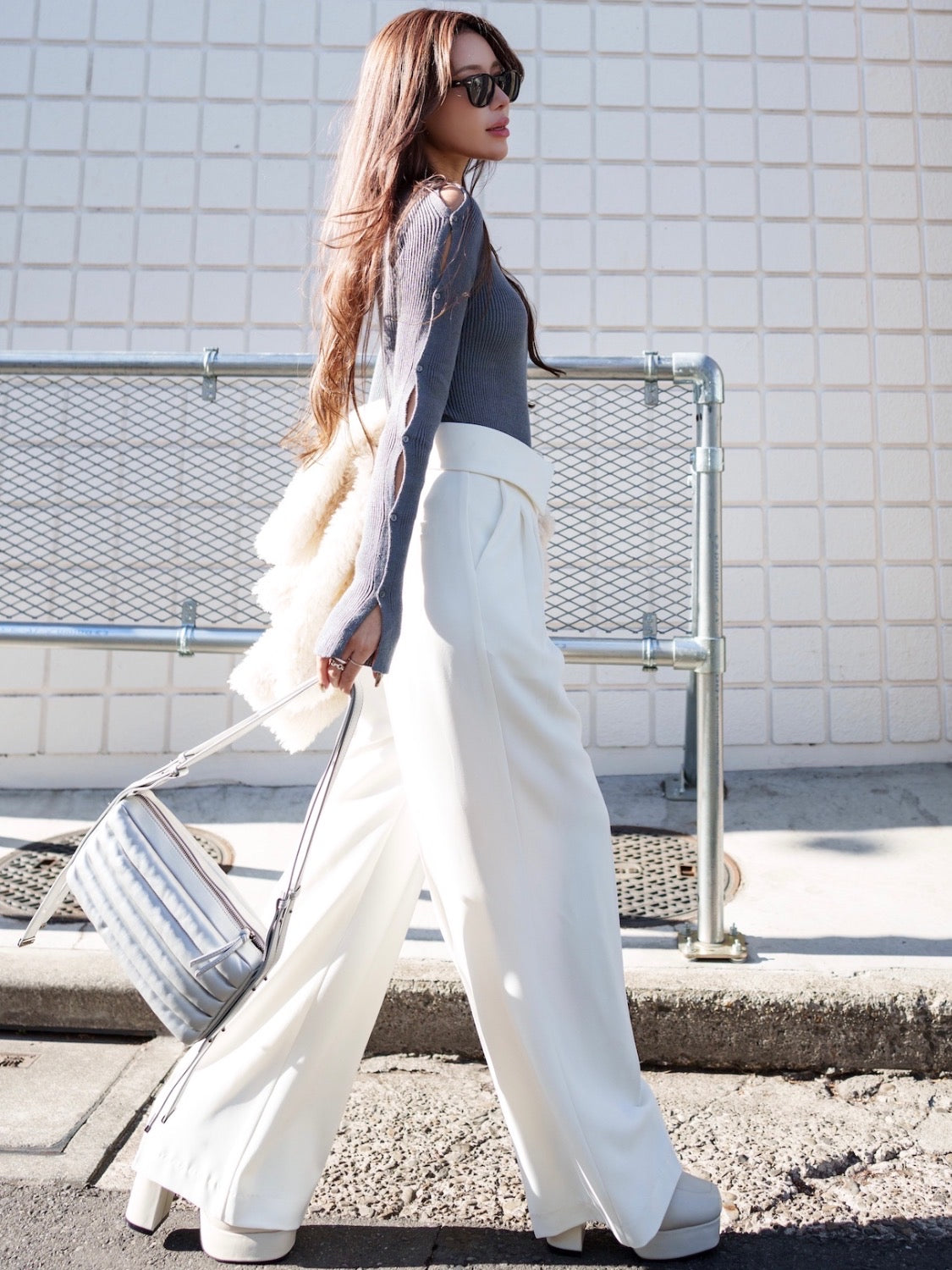 MODEL:159cm<br>COLOR:グレー