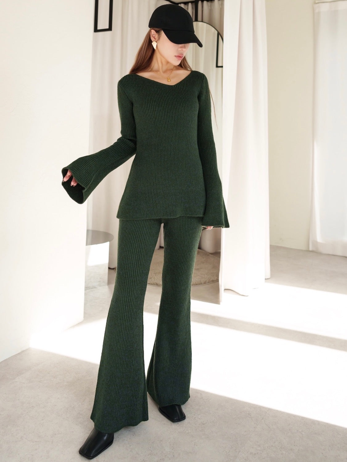 MODEL:159cm<br>COLOR:カーキ