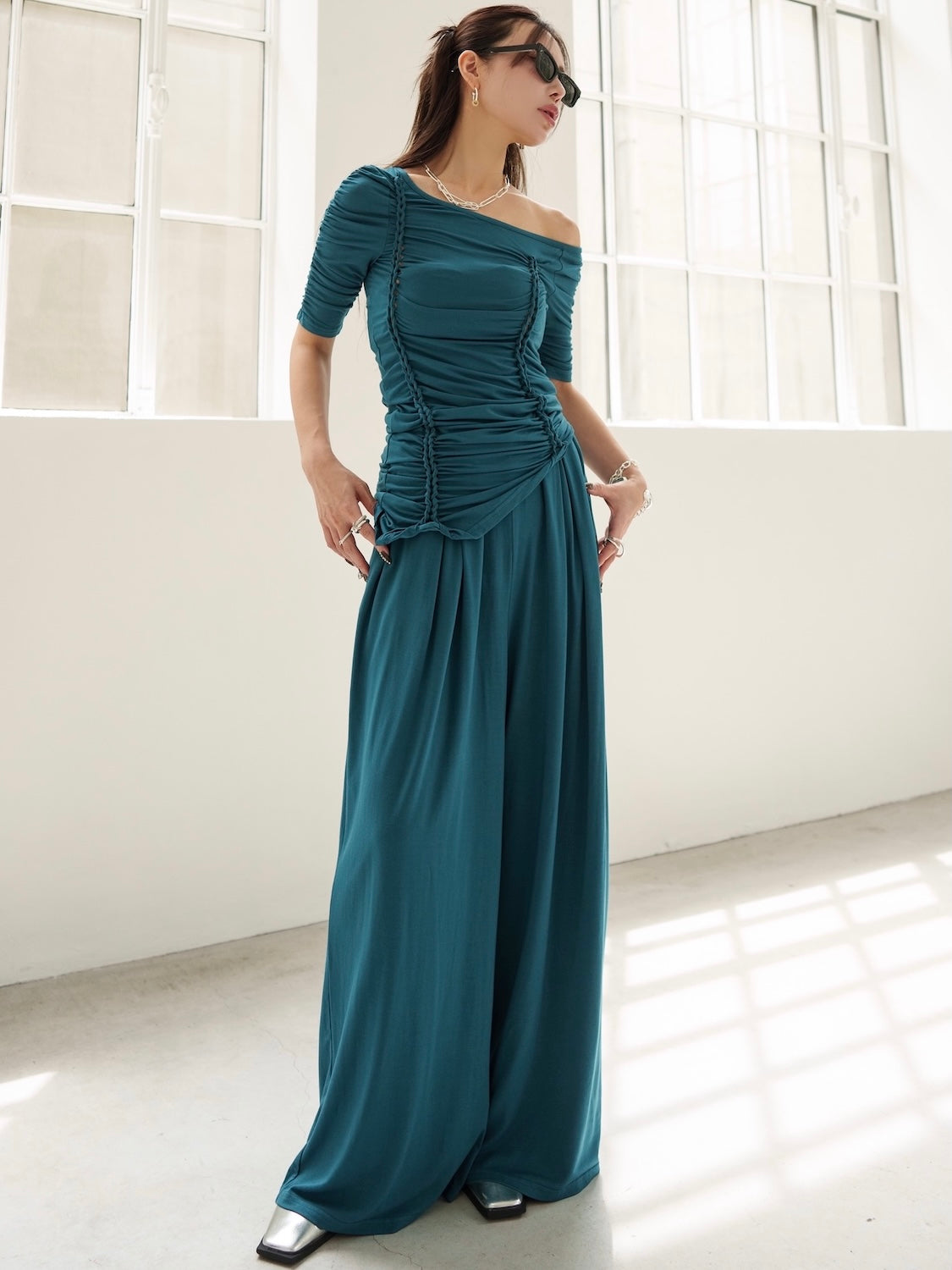 MODEL:159cm<br>COLOR:ブルー