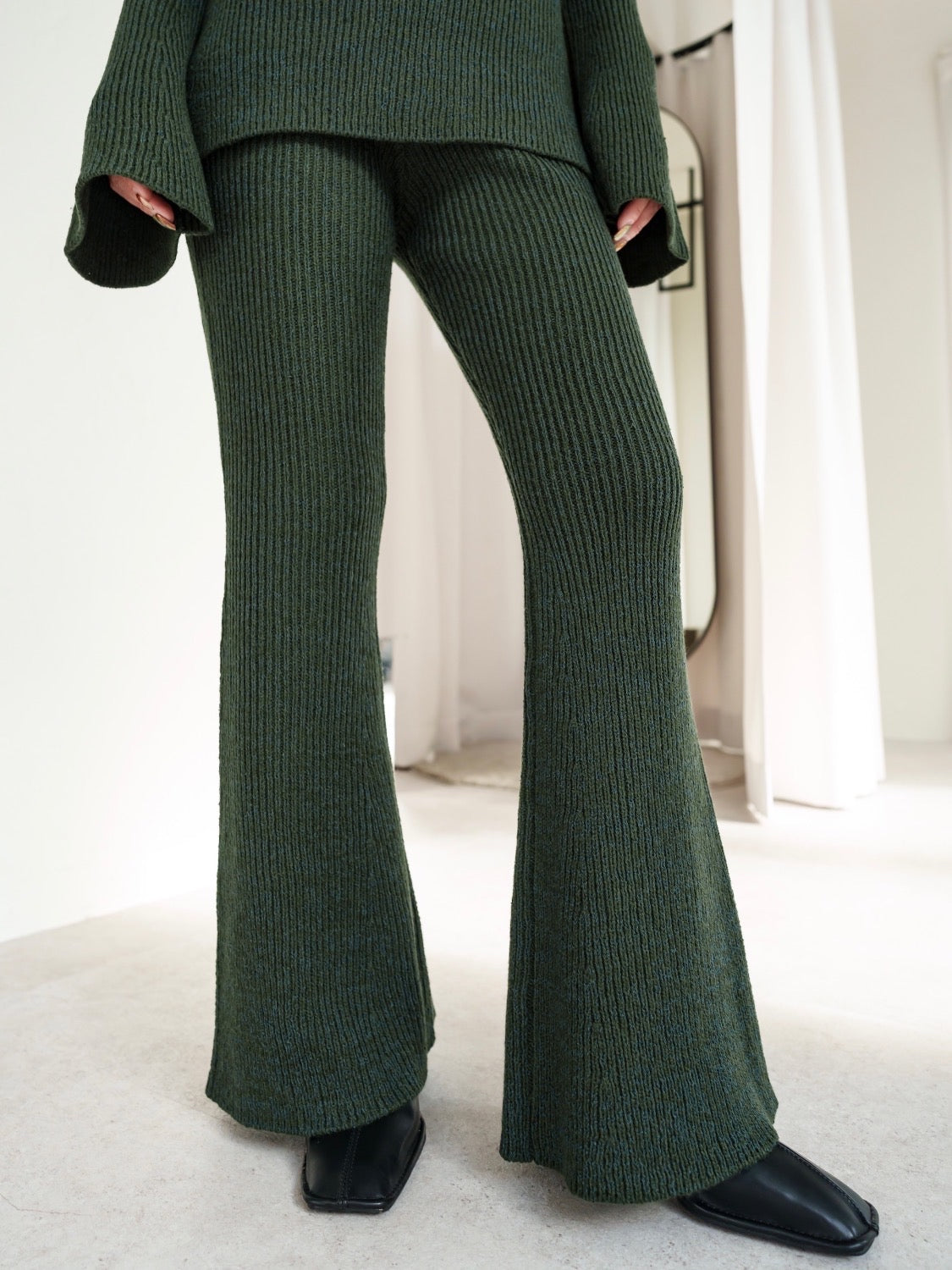 Design Neck Knit Set Up