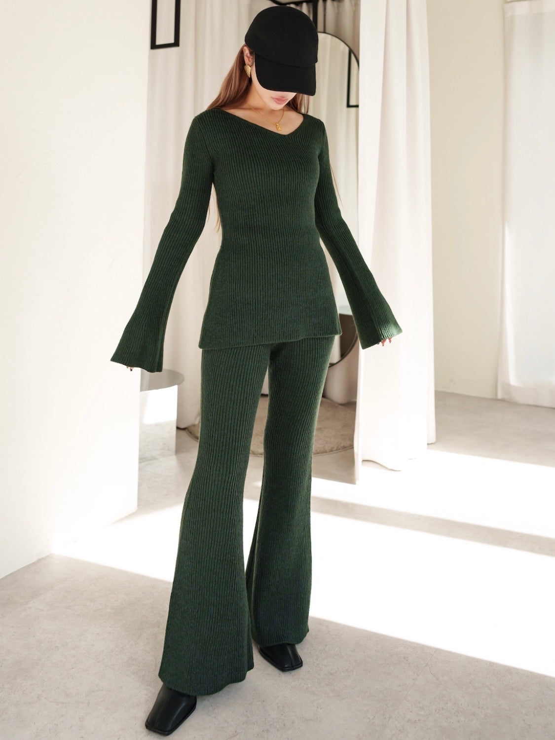 MODEL:159cm<br>COLOR:カーキ