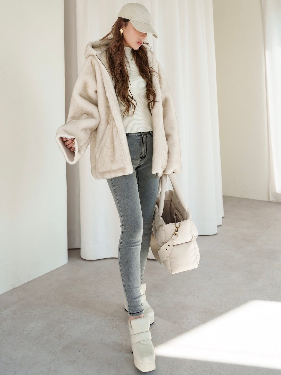 MODEL:159cm<br>COLOR:アイボリー