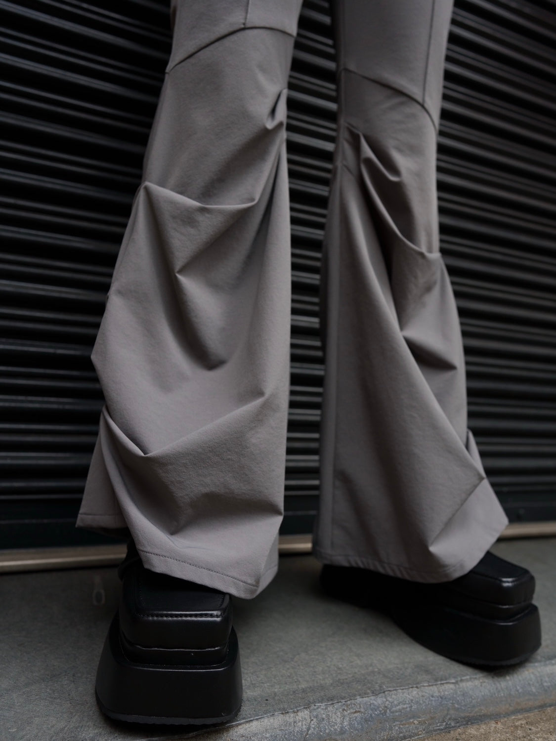 Stretch ドレープフレア パンツ