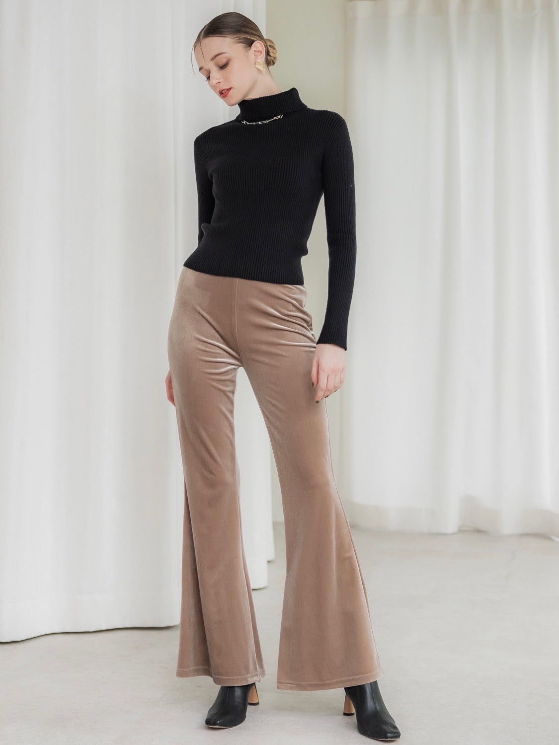 Slit Turtle Knit Top