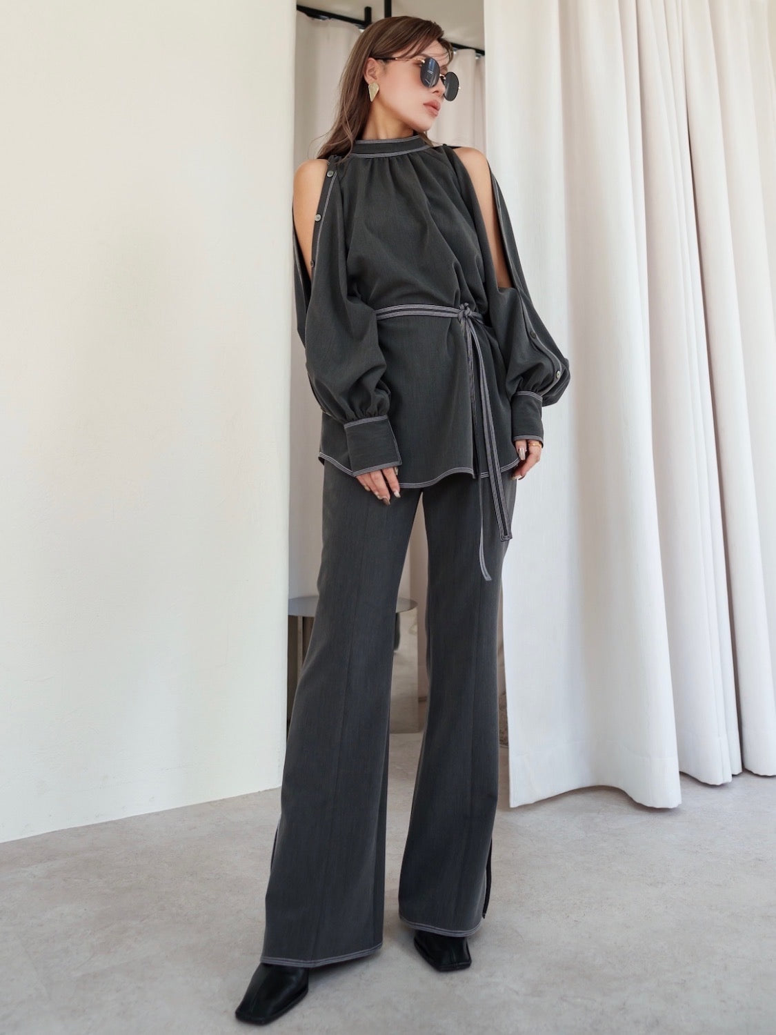 Stitched semi-flared pants