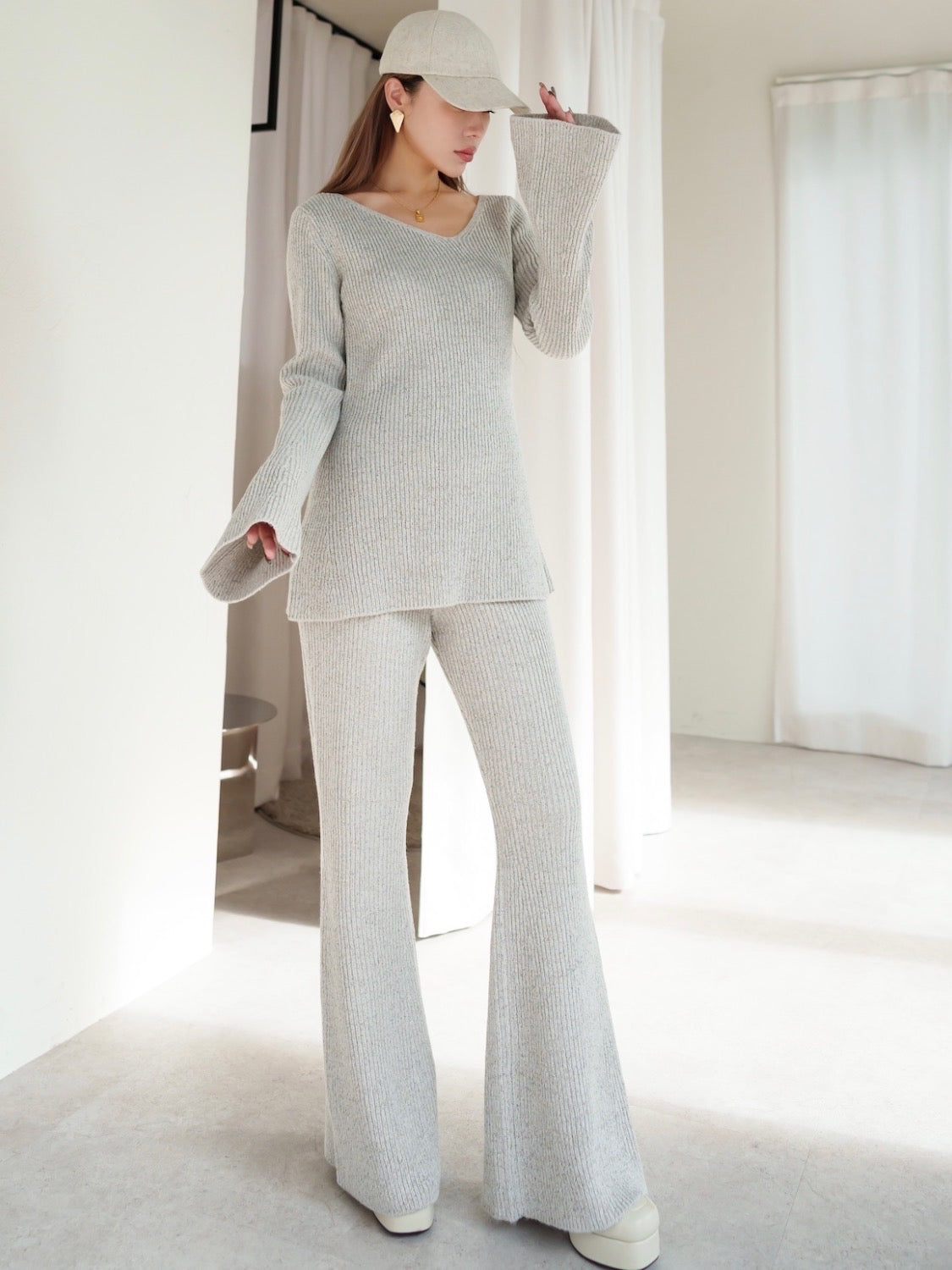 MODEL:159cm<br>COLOR:グレーMIX