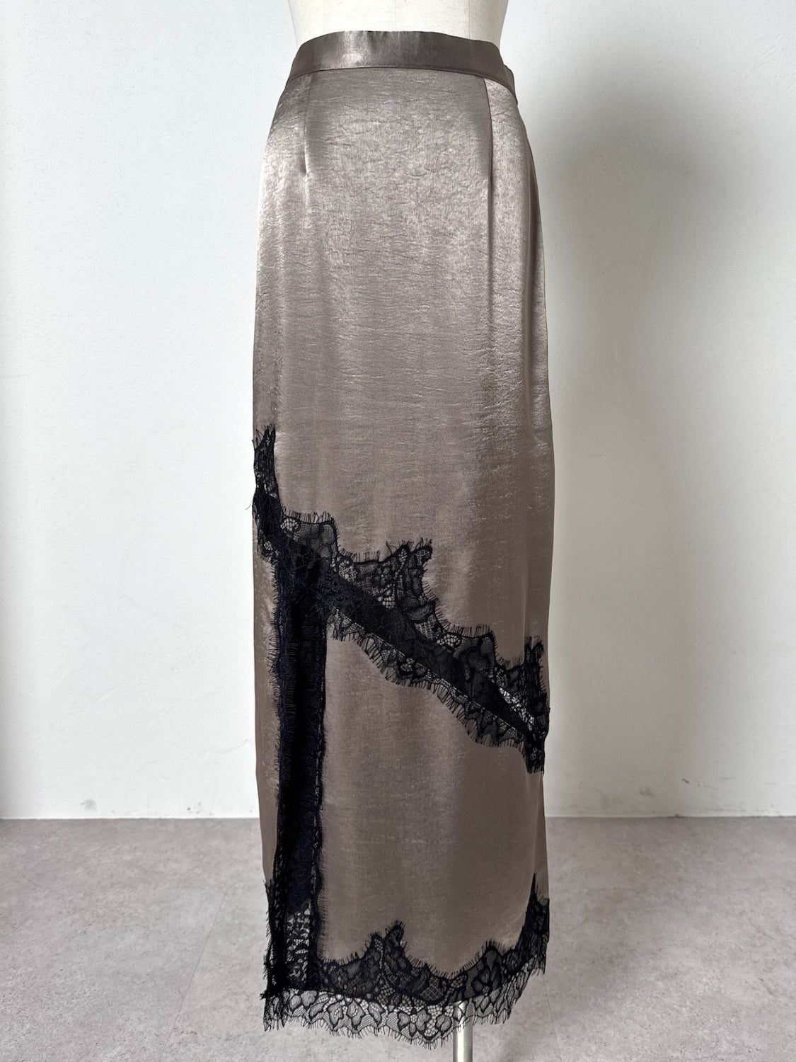 レースドッキング Satin ロングスカート