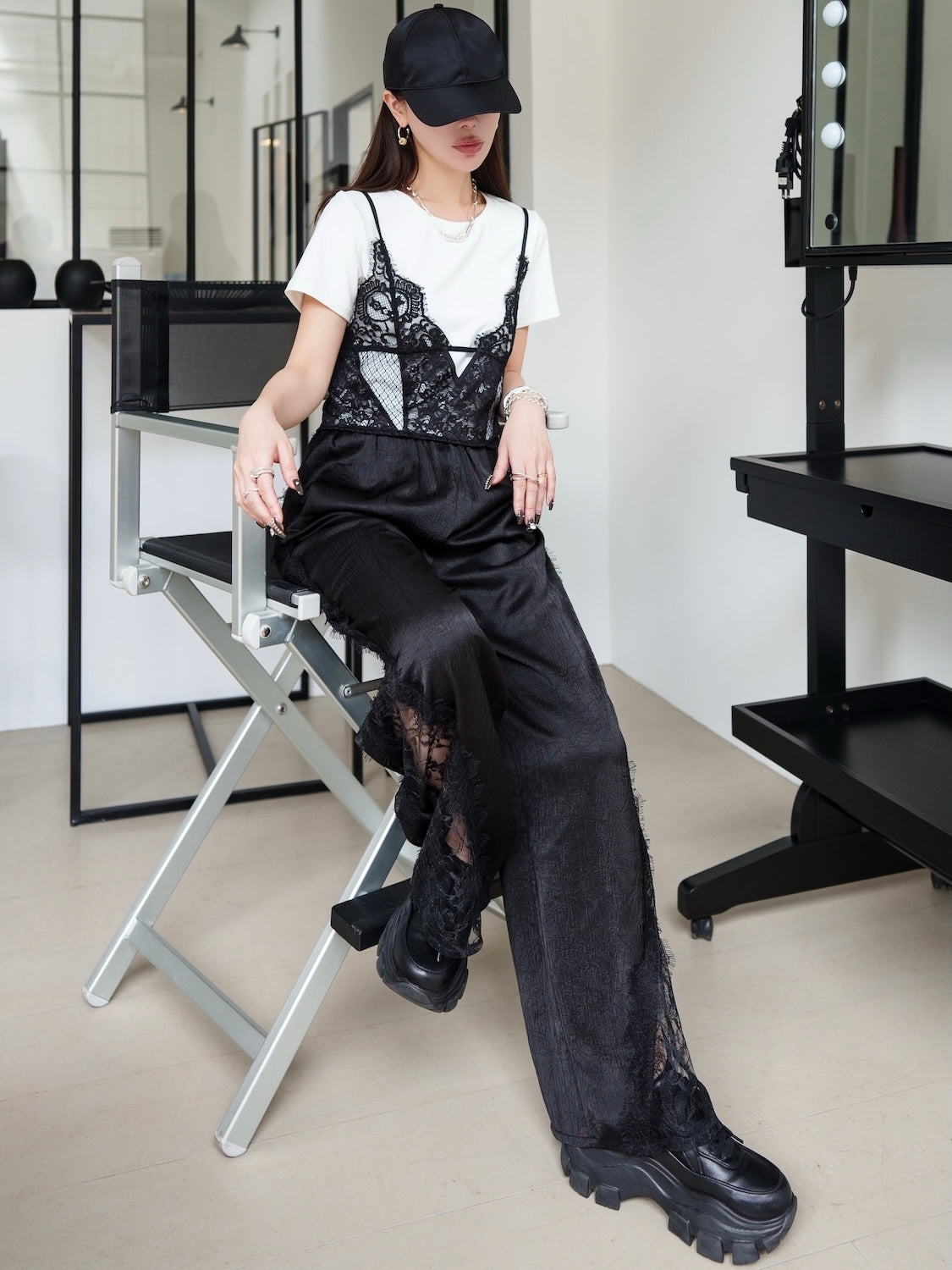 Switch レース サテン ワイドパンツ