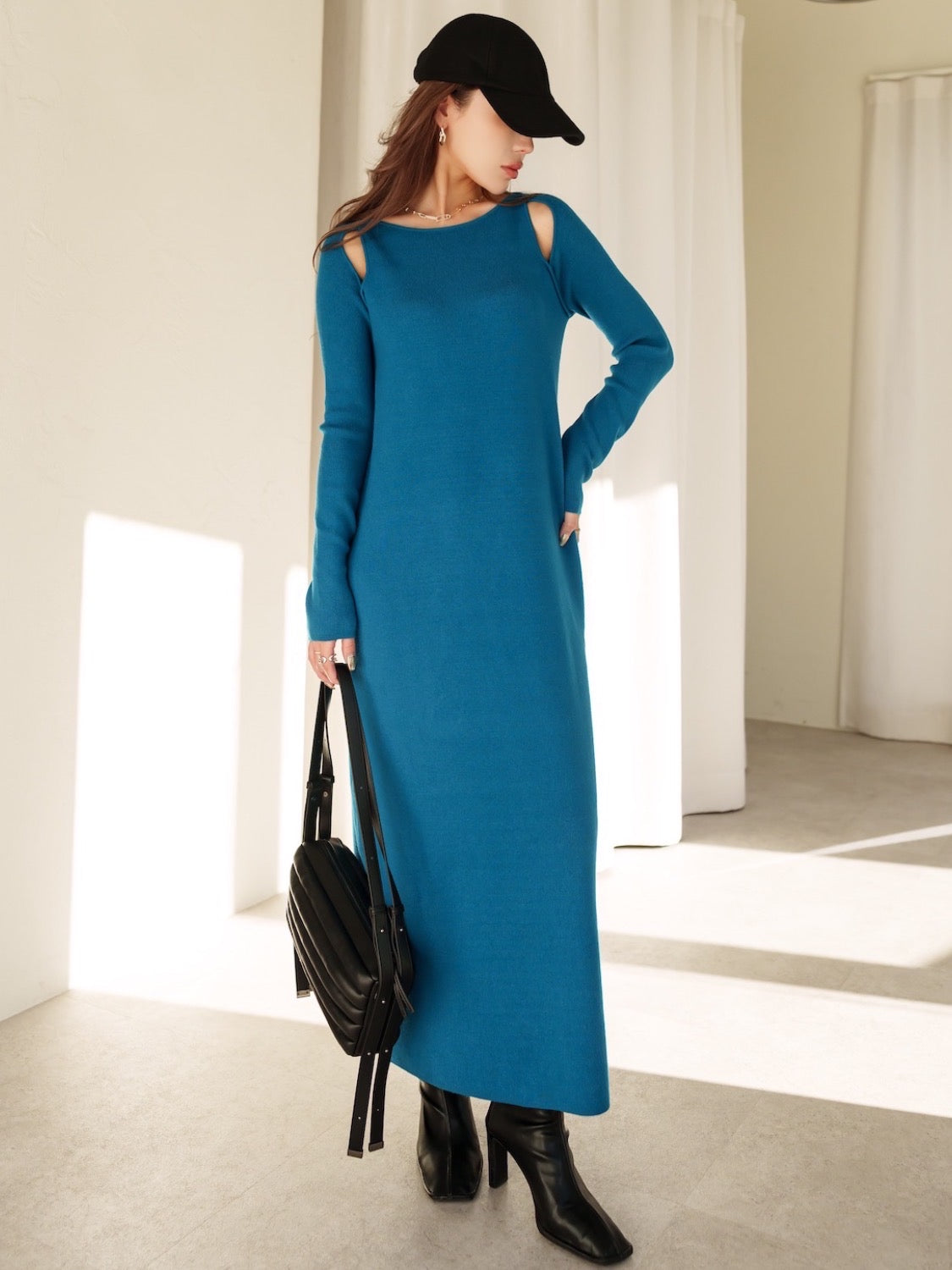 MODEL:159cm<br>COLOR:ティールブルー