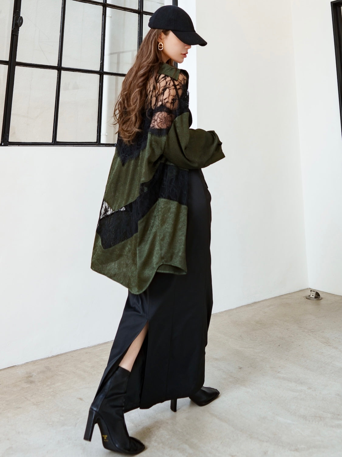 MODEL:159cm<br>COLOR:ブラック<br>着用サイズ:23.5cm