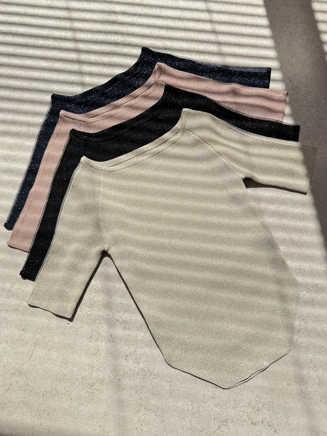 シアーライン Half ラメ ニット