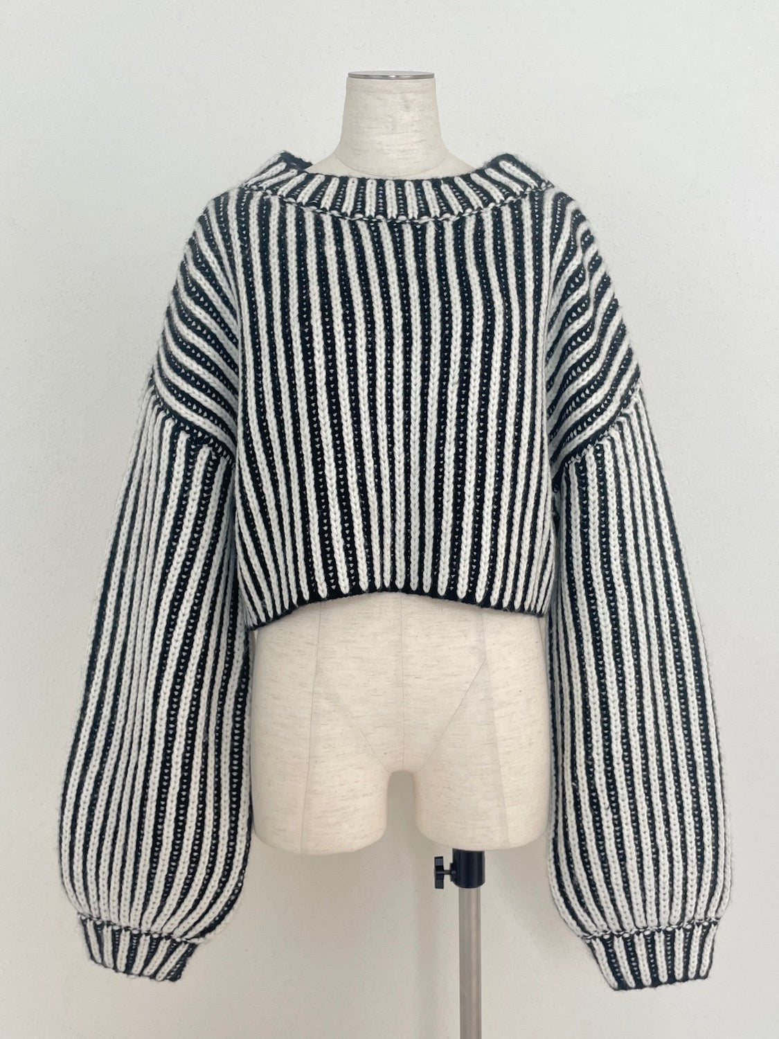 BLACK ストライプ クロップド Wool Knit