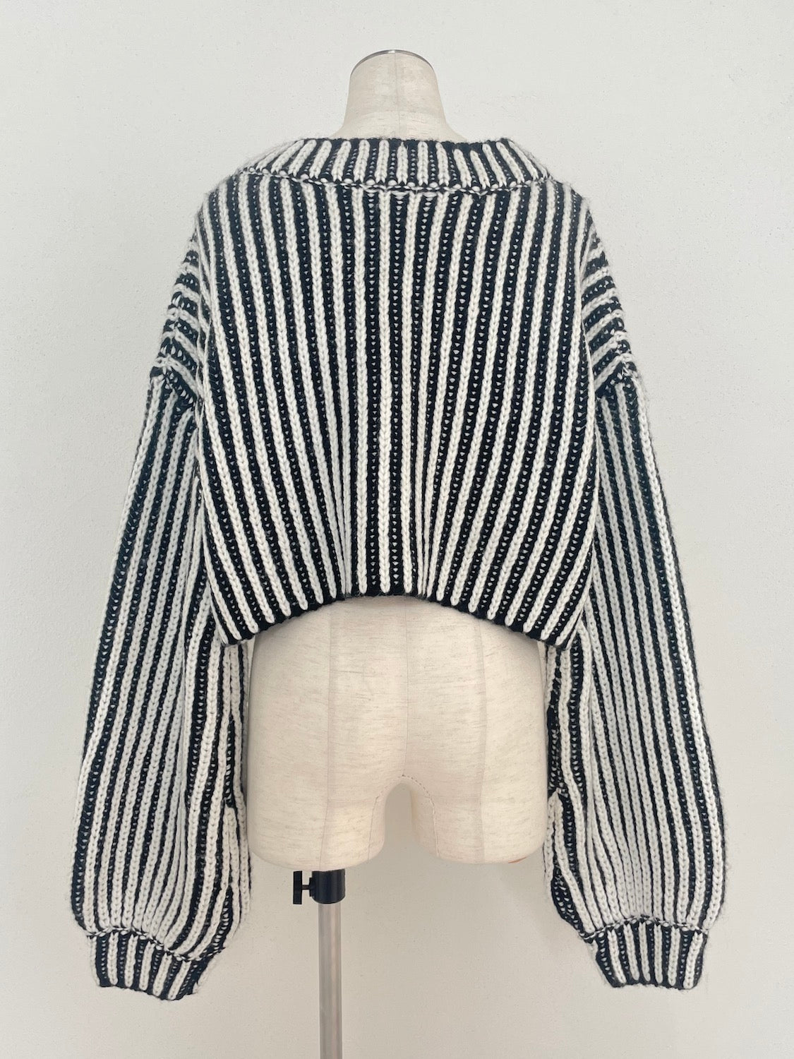 BLACK ストライプ クロップド Wool Knit