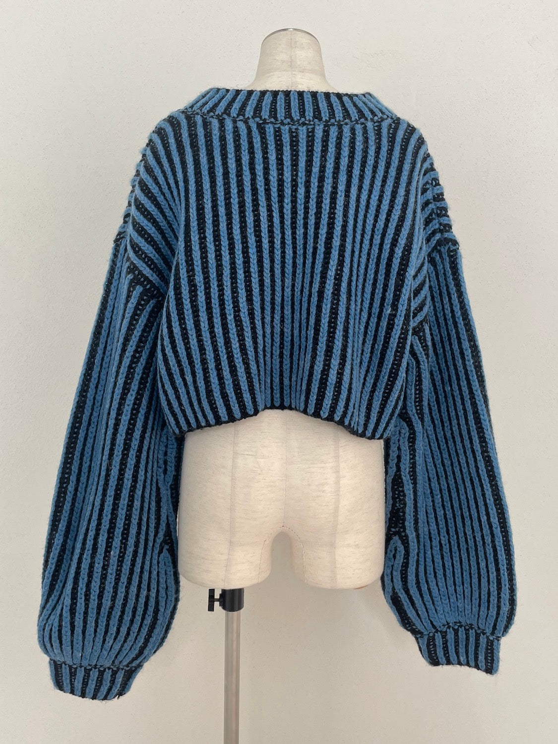 BLACK ストライプ クロップド Wool Knit