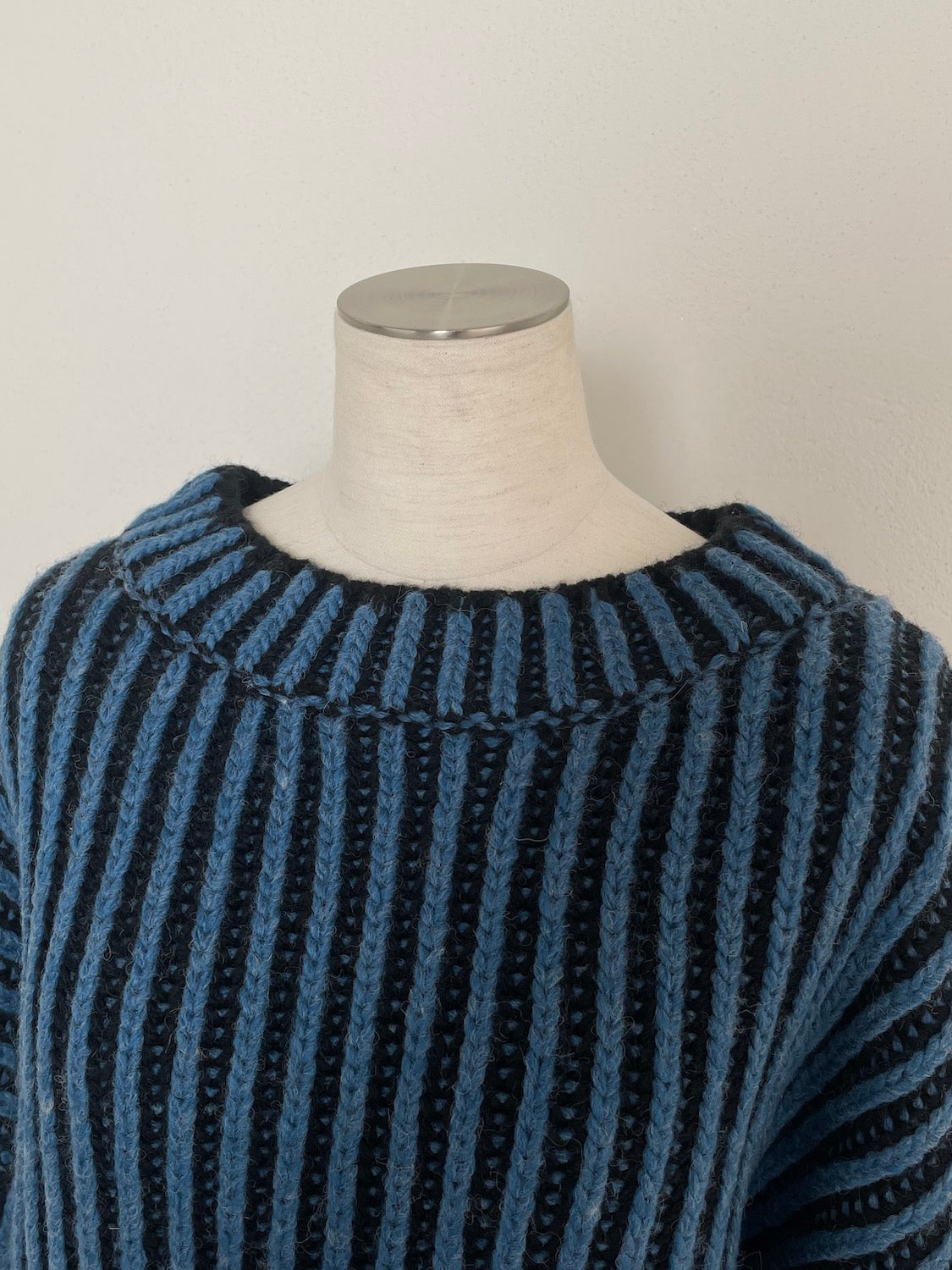 BLACK ストライプ クロップド Wool Knit