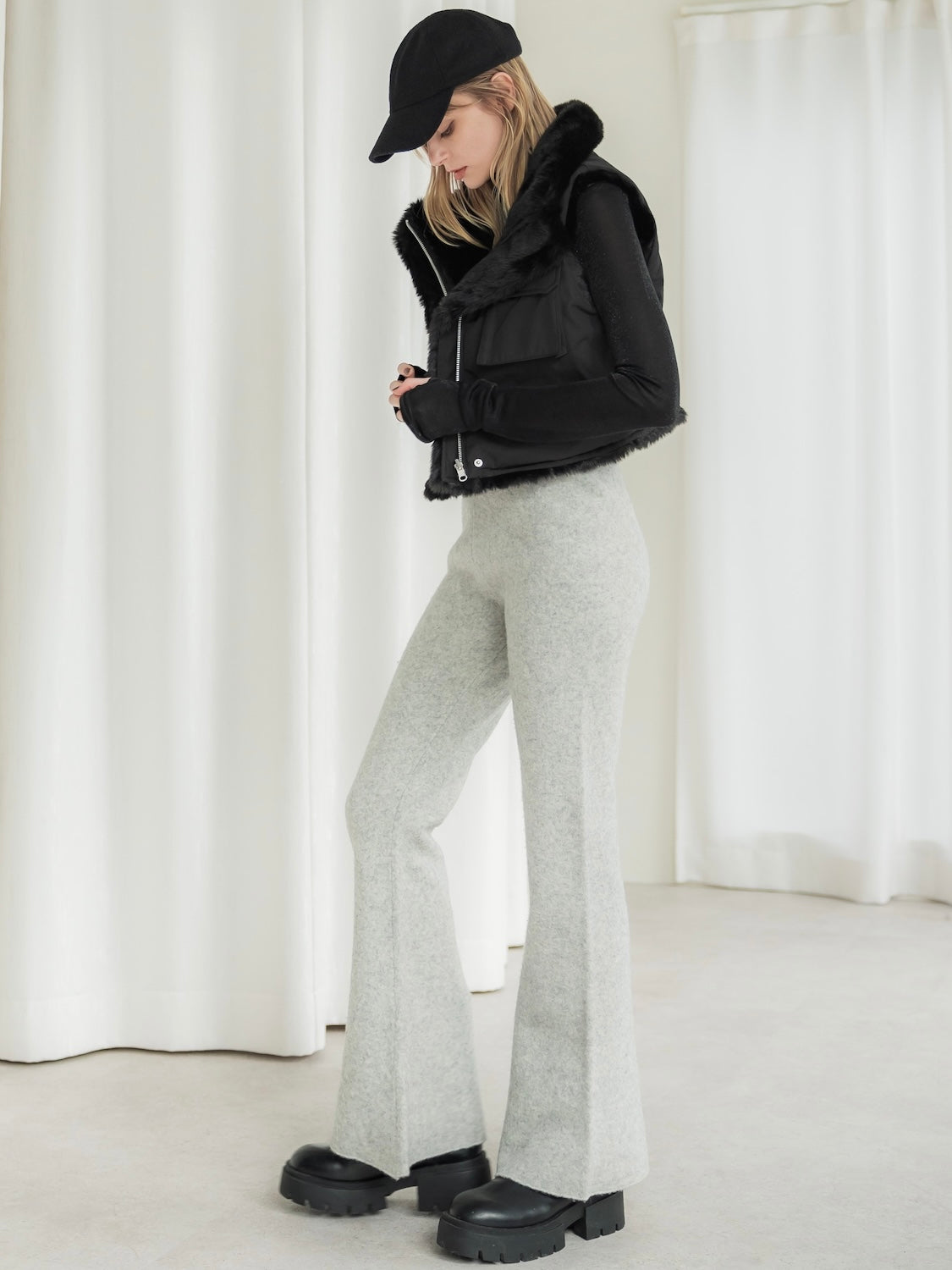 Wool knit semi-flared pants