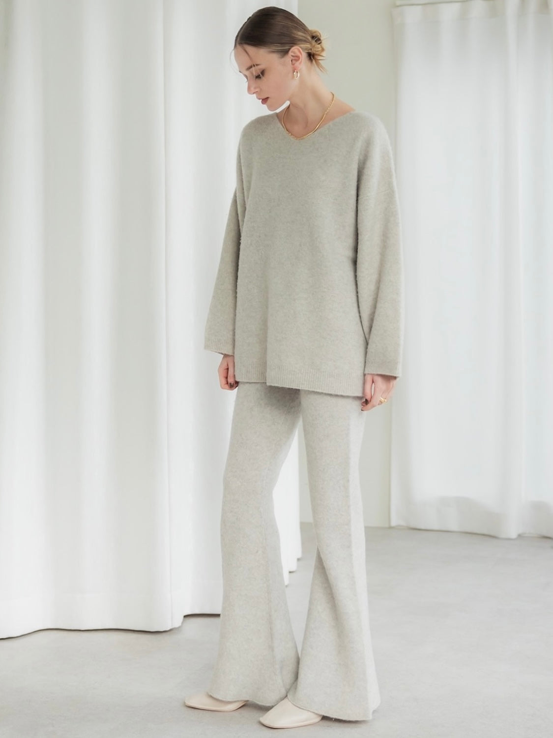 Wool knit semi-flared pants