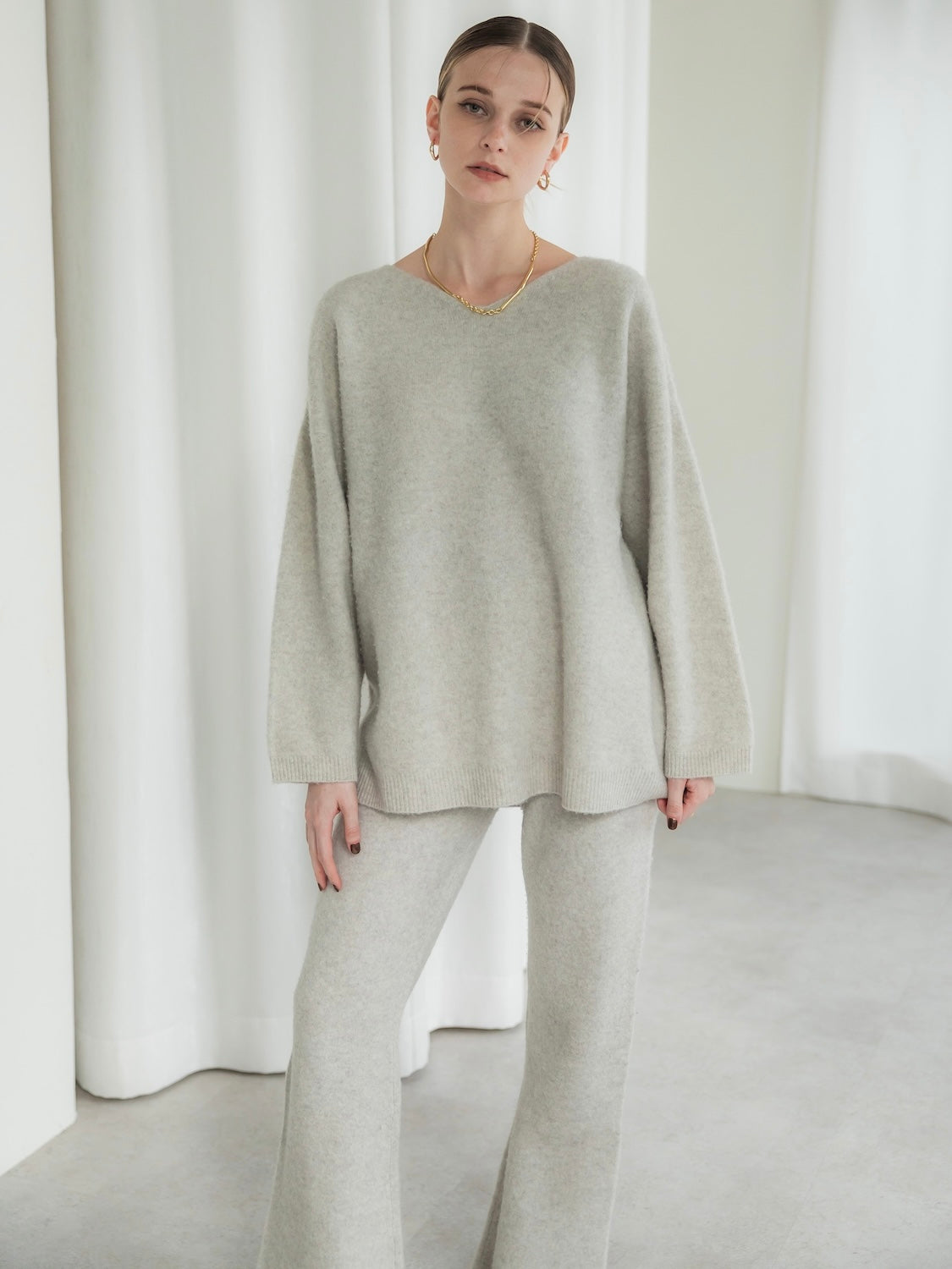 Wool knit semi-flared pants