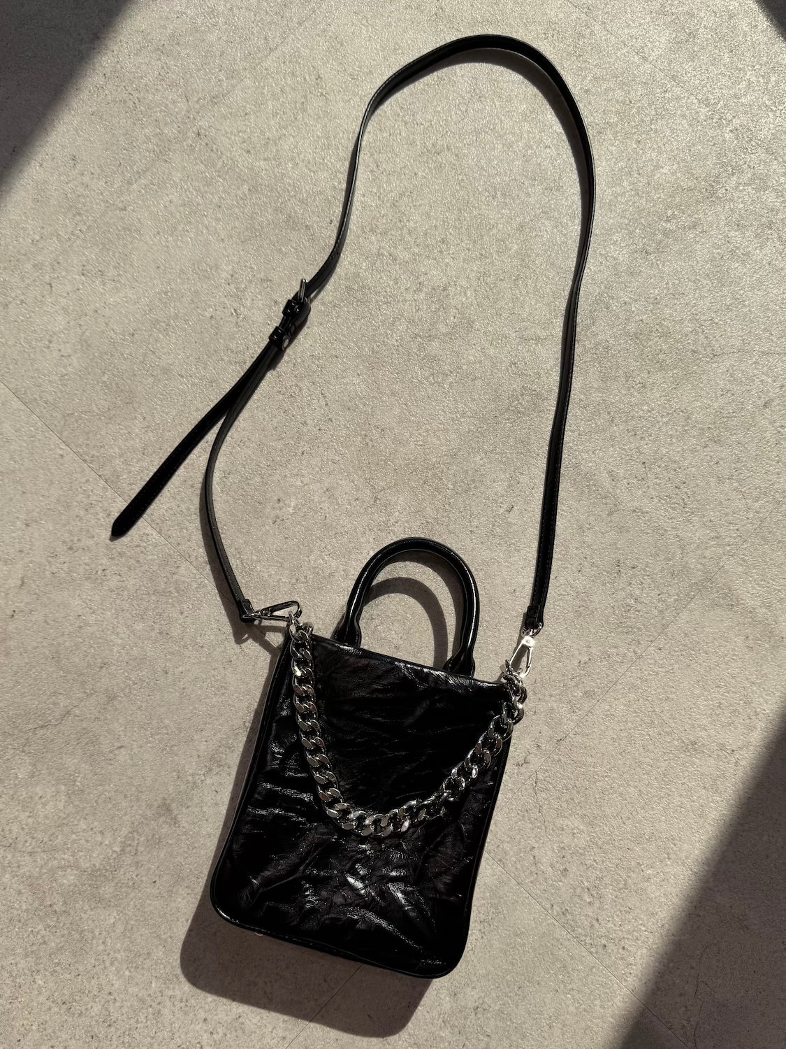Crinkled leather Chain mini bag