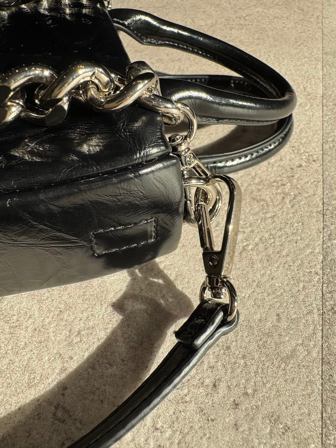 Crinkled leather Chain mini bag