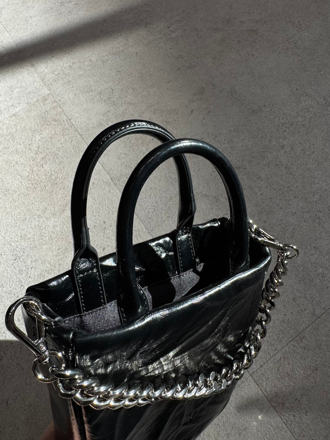Crinkled leather Chain mini bag