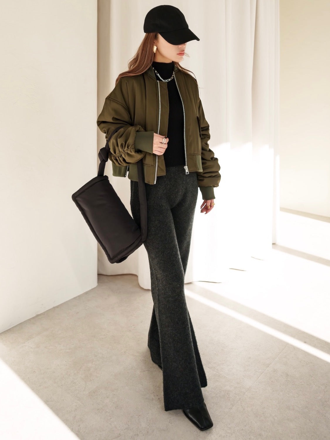 Wool knit semi-flared pants