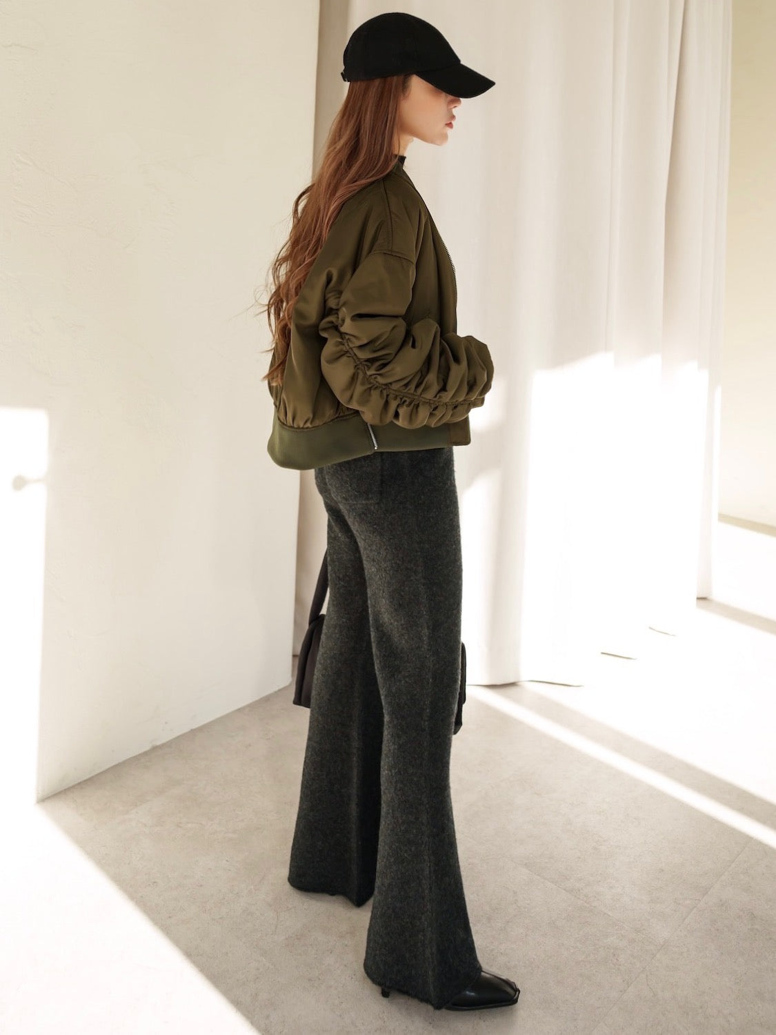 Wool knit semi-flared pants