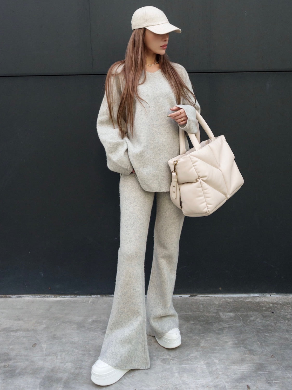Wool knit semi-flared pants