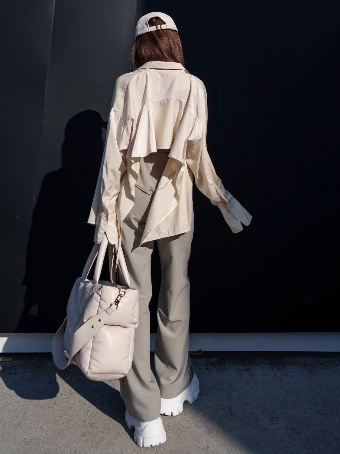 MODEL:159cm<br>COLOR:アイボリー