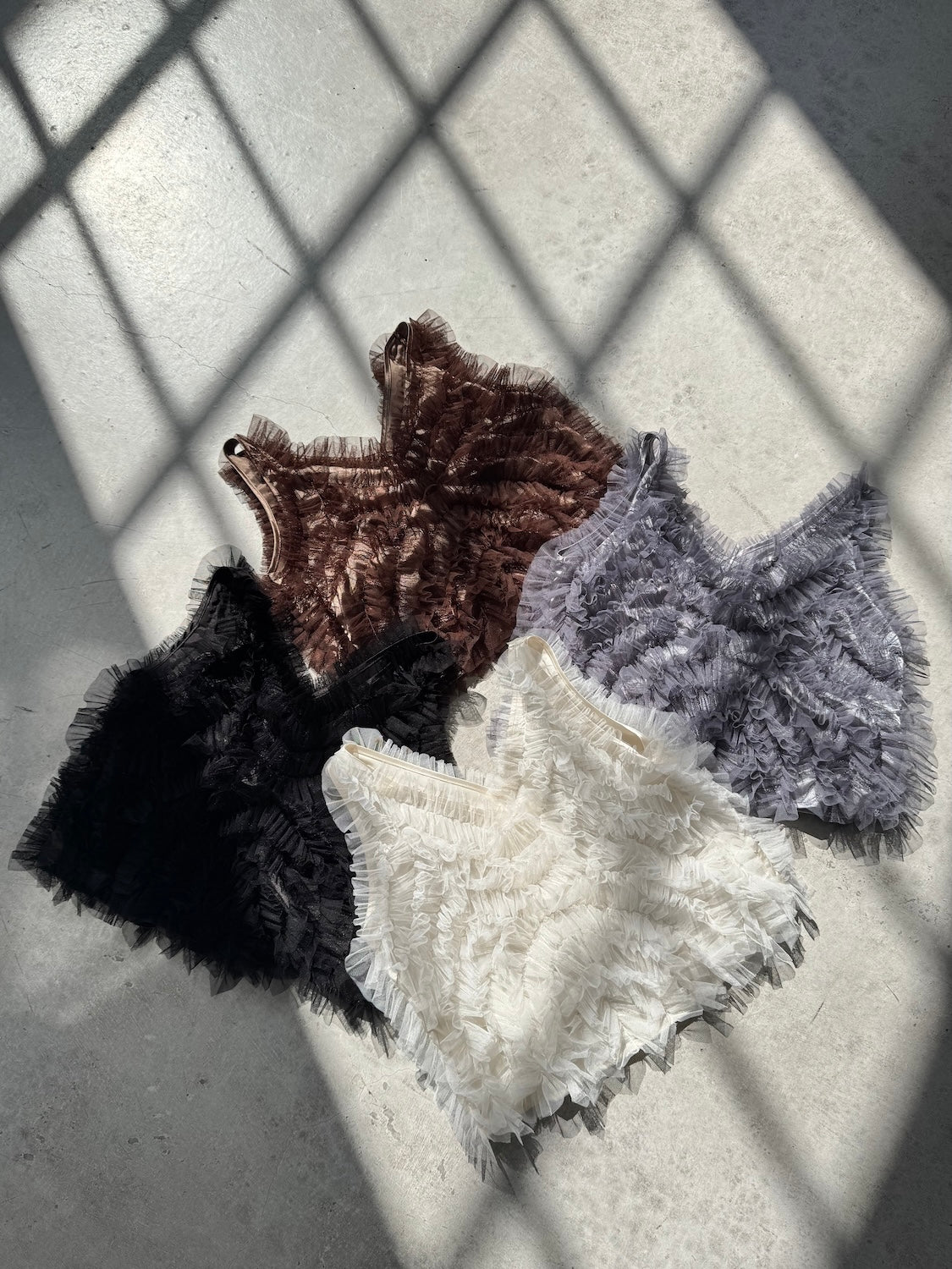 チュール Frill キャミソール