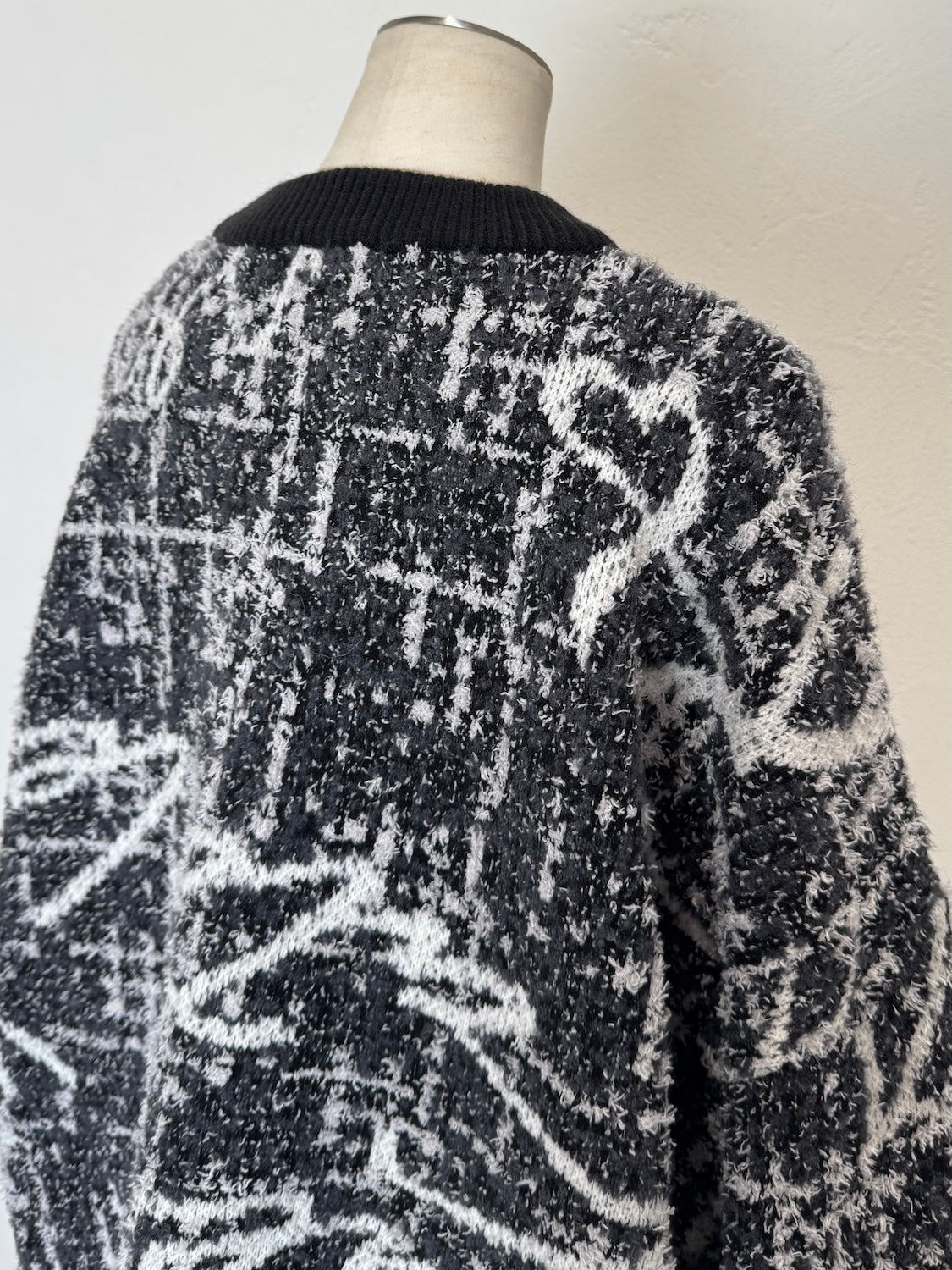 ツイードライク グラフィティ KNIT プルオーバー