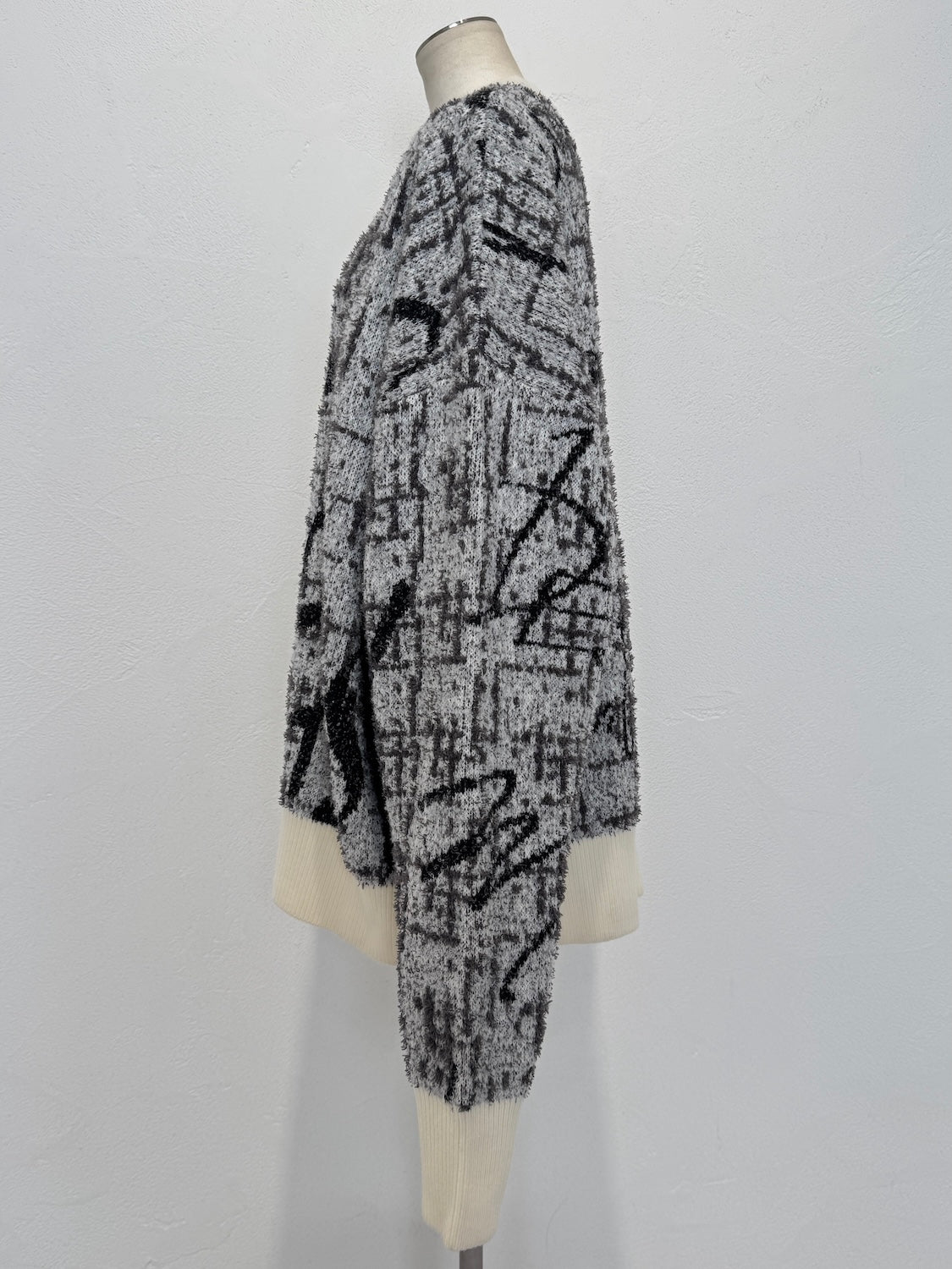 ツイードライク グラフィティ KNIT プルオーバー