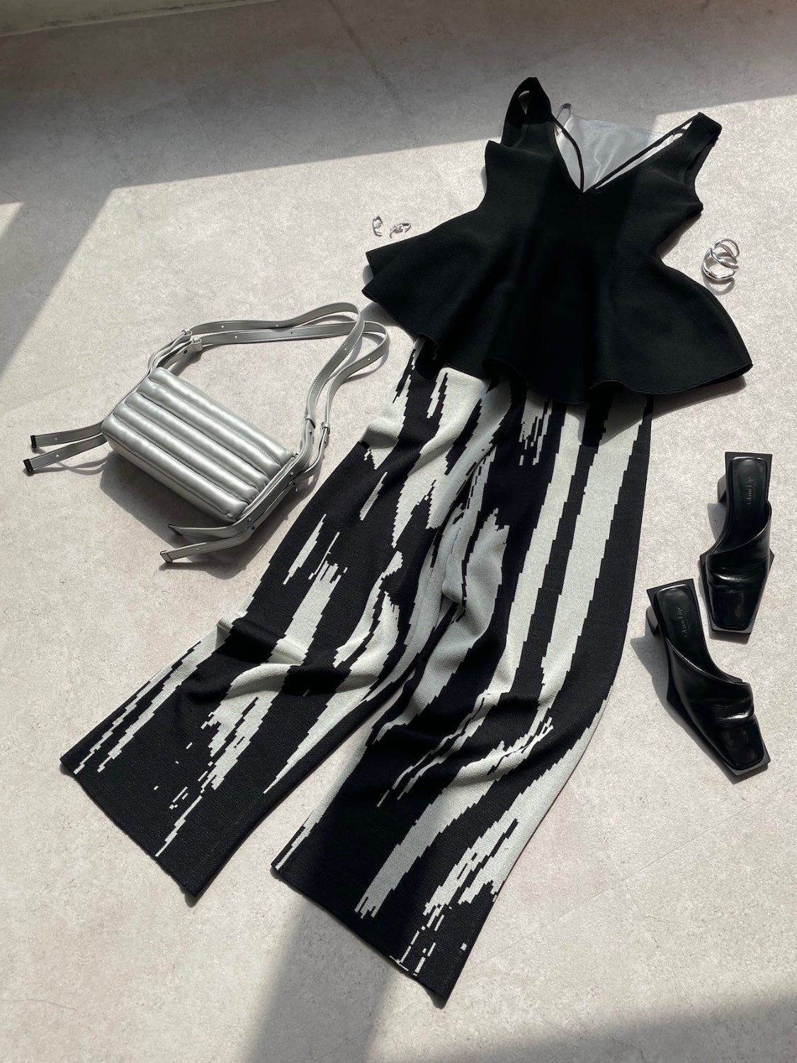 Pixel design knit pants